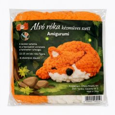Amigurumi alvó róka